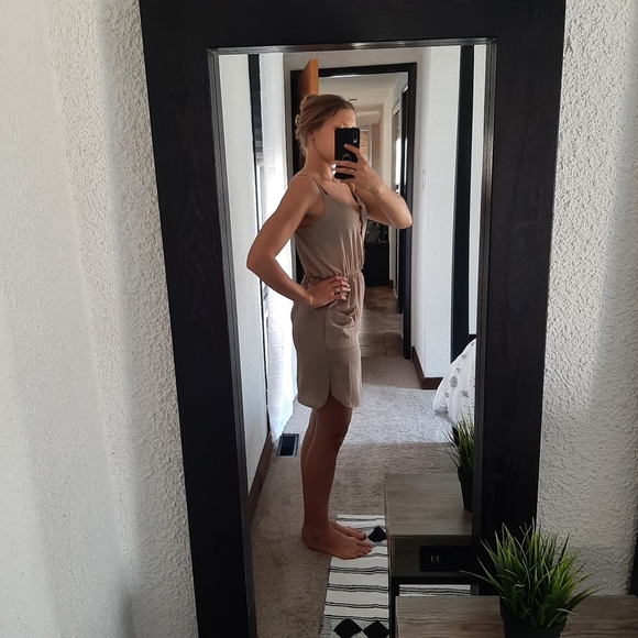 Aritzia T. Babaton 100% Silk Dress, Taupe, Size Small - Picture 4 of 16